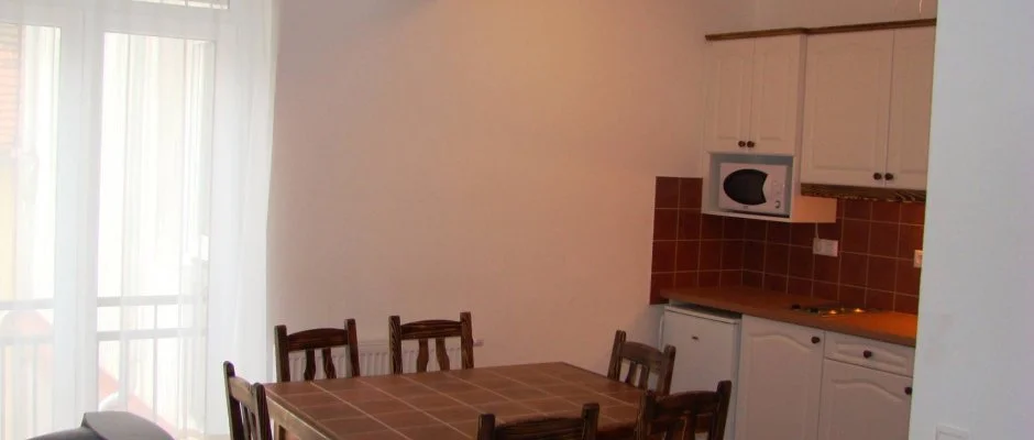 EMAN Apartmanh�z S�rv�r