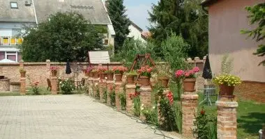 Napi �r �nell�t�ssal (min. 2 �j)