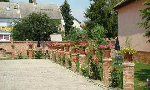 EMAN Apartmanház Sárvár - Napi ár önellátással