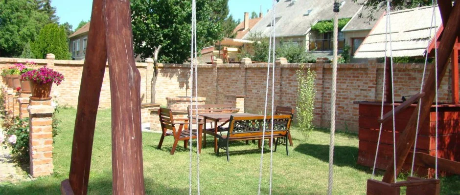 EMAN Apartmanh�z S�rv�r