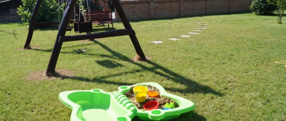 EMAN Apartmanh�z S�rv�r