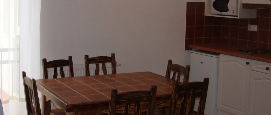 EMAN Apartmanh�z S�rv�r