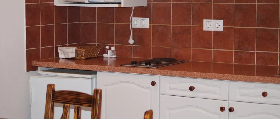 EMAN Apartmanh�z S�rv�r