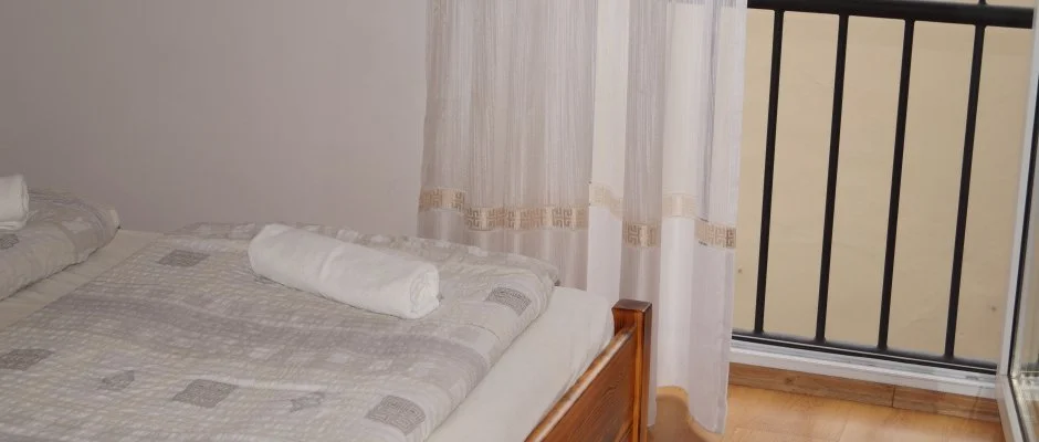 EMAN Apartmanh�z S�rv�r