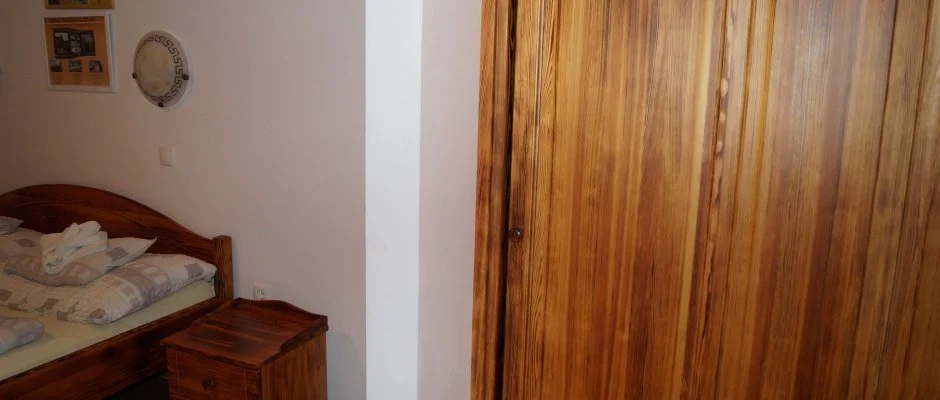 EMAN Apartmanh�z S�rv�r