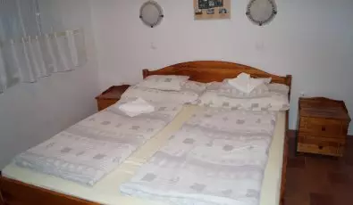 EMAN Apartmanh�z S�rv�r