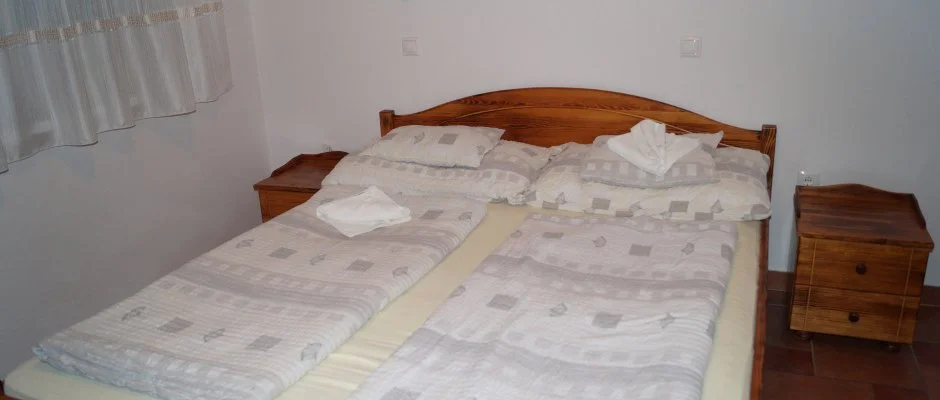 EMAN Apartmanh�z S�rv�r