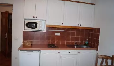 EMAN Apartmanh�z S�rv�r