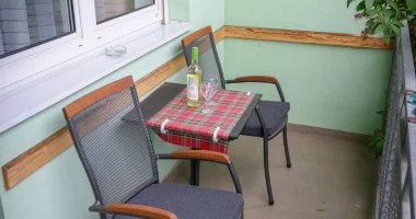 M�jus 1. (min. 2 �j)