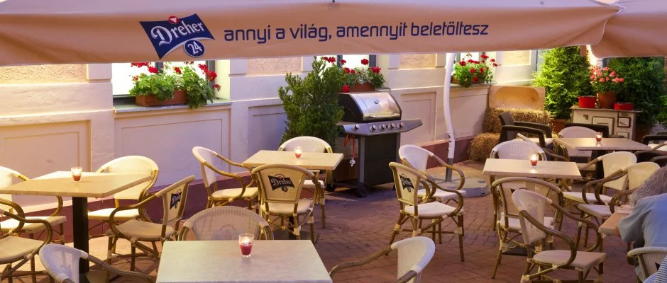 Erzsbet Kirlyn Szlloda Gdll