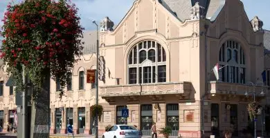 - Előrefizetési kedvezmény reggelivel