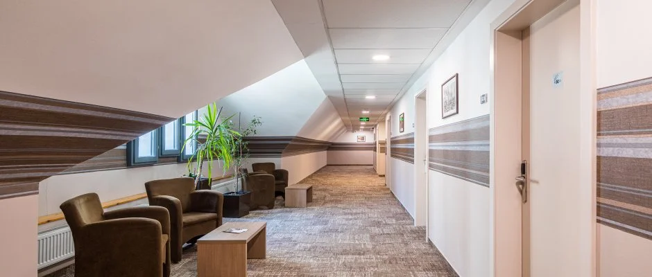 Erzsbet Kirlyn Szlloda Gdll