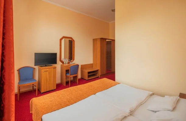 Erzsbet Park Hotel Pardfrd
