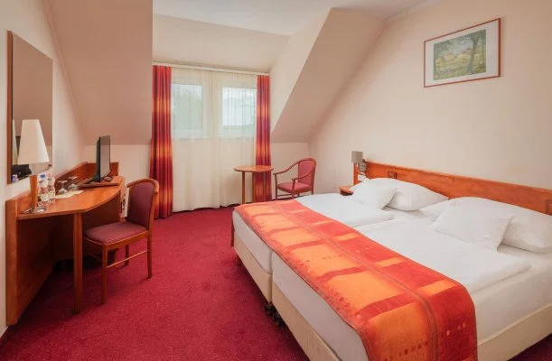 Erzsbet Park Hotel Pardfrd