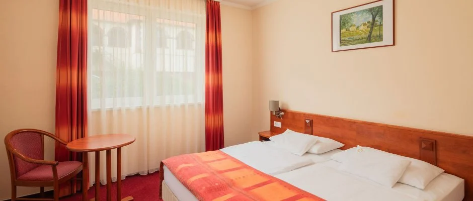 Erzsbet Park Hotel Pardfrd