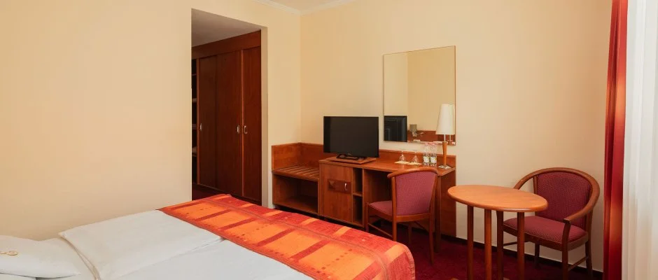 Erzsbet Park Hotel Pardfrd