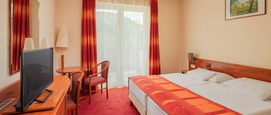 Erzsbet Park Hotel Pardfrd