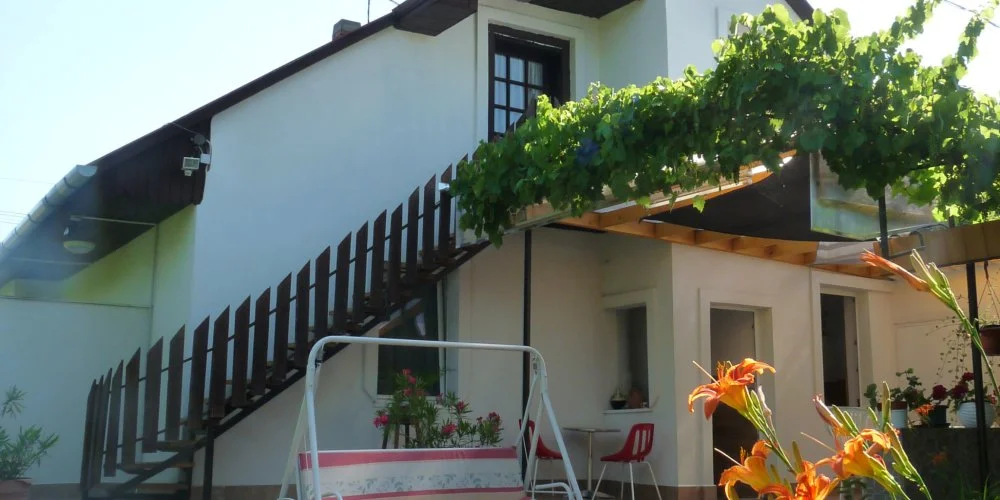 Eszter Apartman Balatonkeresztr