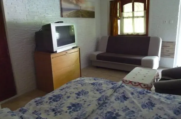 Eszter Apartman Balatonkeresztúr Eszter Apartman Balatonkeresztúr