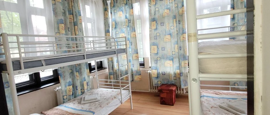 Ez�stfeny� �d�l� Visegr�d