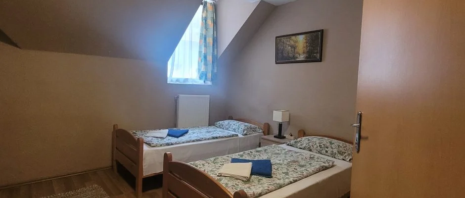 Ez�stfeny� �d�l� Visegr�d