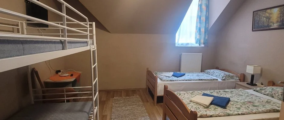Ez�stfeny� �d�l� Visegr�d