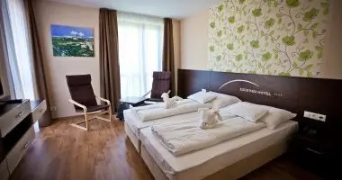 Két ünnep között