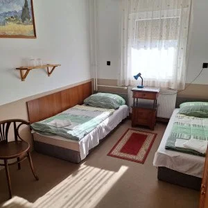 Fenyő Panzió Mezőkövesd - Május 1.