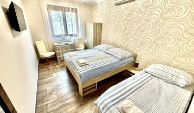 Fenyves Vend�gh�z Si�fok