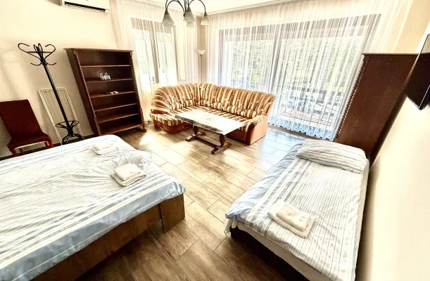 Fenyves Vend�gh�z Si�fok