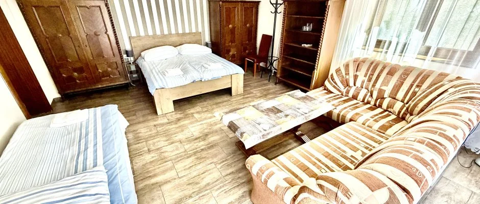 Fenyves Vend�gh�z Si�fok