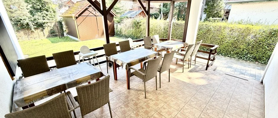 Fenyves Vend�gh�z Si�fok