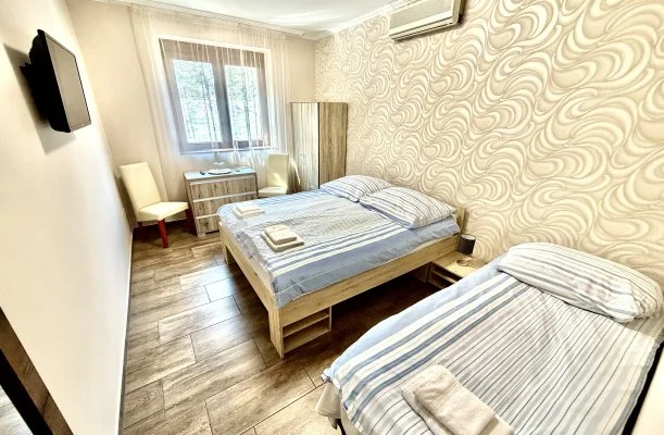 Fenyves Vend�gh�z Si�fok