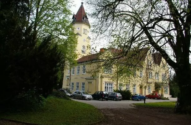 Festetich Kastlyszll s Zsuzsanna Hotel Szeleste
