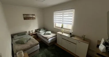 M�jus 1. (min. 2 �j)