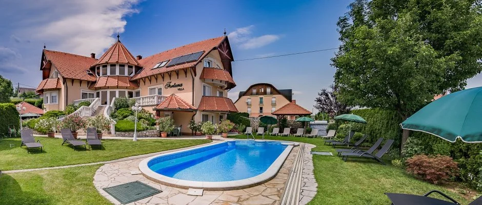 Fortuna Villa H�v�z