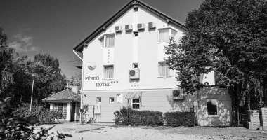 Október 23. (min. 2 éj)