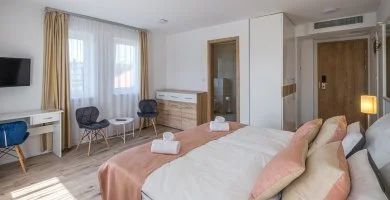 Augusztus 20. (min. 3 �j)