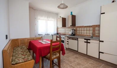 Gedeon Tanya-Panzi Jakabszlls