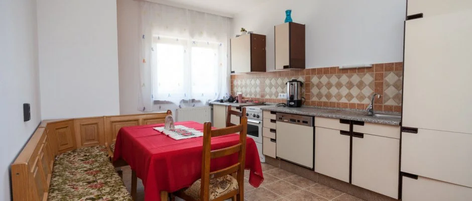 Gedeon Tanya-Panzi Jakabszlls