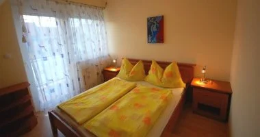 K�t �nnep k�z�tt (min. 3 �j)