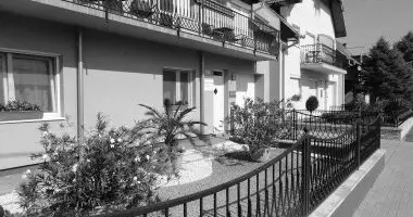 Legjobb �r (min. 2 �j)