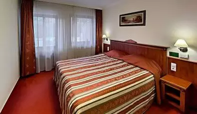 Gerby Kria Hotel s Lovasudvar Lajosmizse
