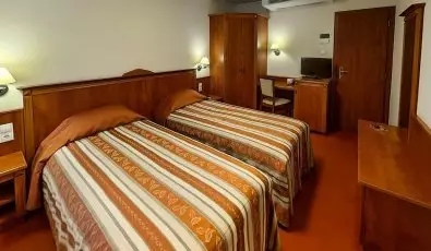 Gerby Kria Hotel s Lovasudvar Lajosmizse