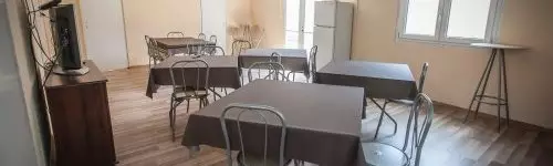 Geszteny�s Vend�gh�z Gyula