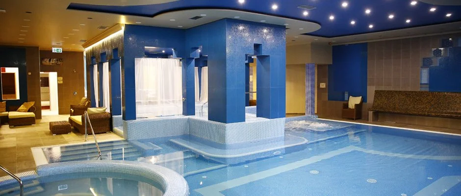 Golden Ball Club Hotel Gyr