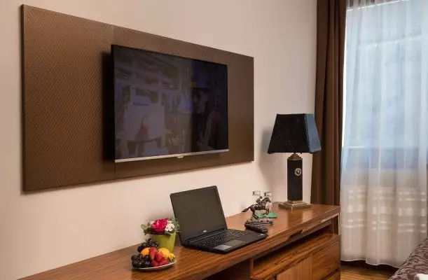 Golden Ball Club Hotel Gyr