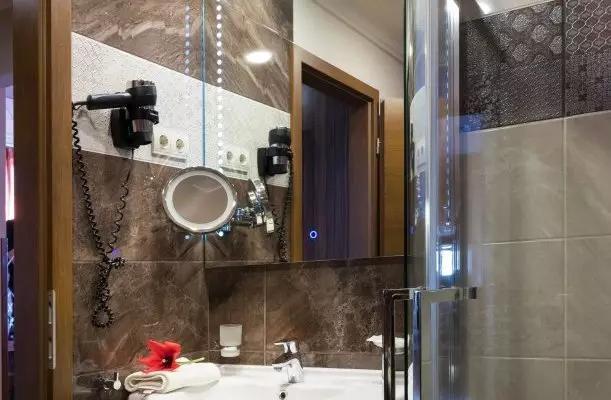 Golden Ball Club Hotel Gyr