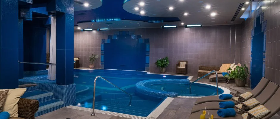 Golden Ball Club Hotel Gyr