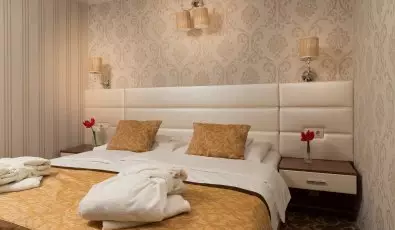 Golden Ball Club Hotel Gyr